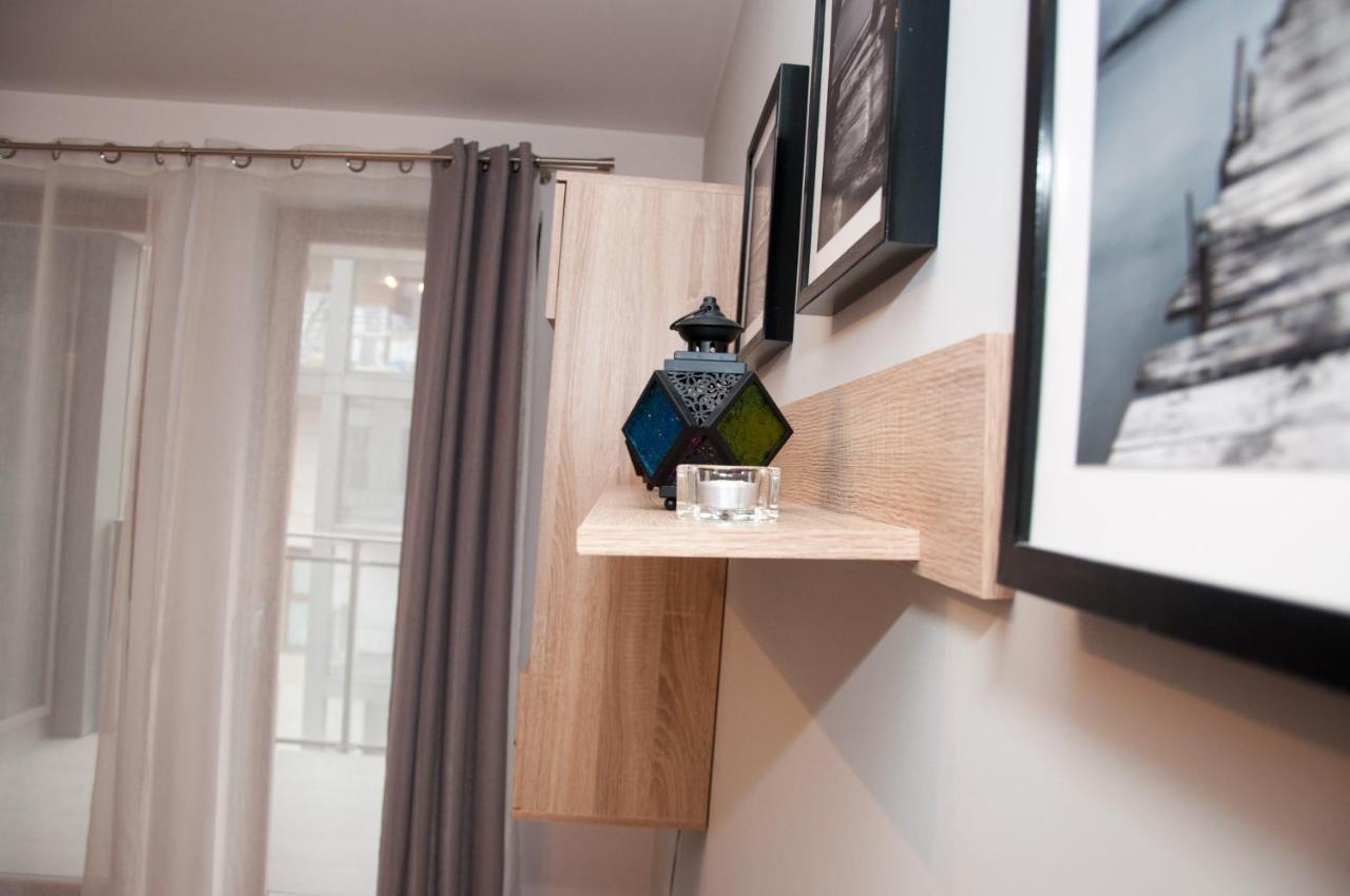 Apartament Obrzezna 3 Deluxe Varsó Kültér fotó