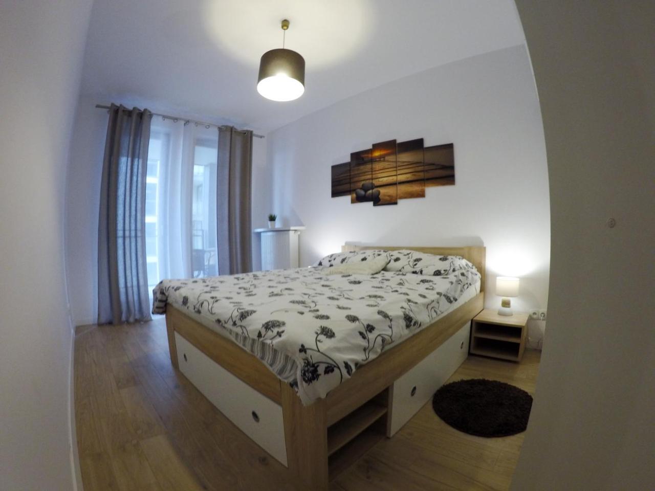 Apartament Obrzezna 3 Deluxe Varsó Kültér fotó