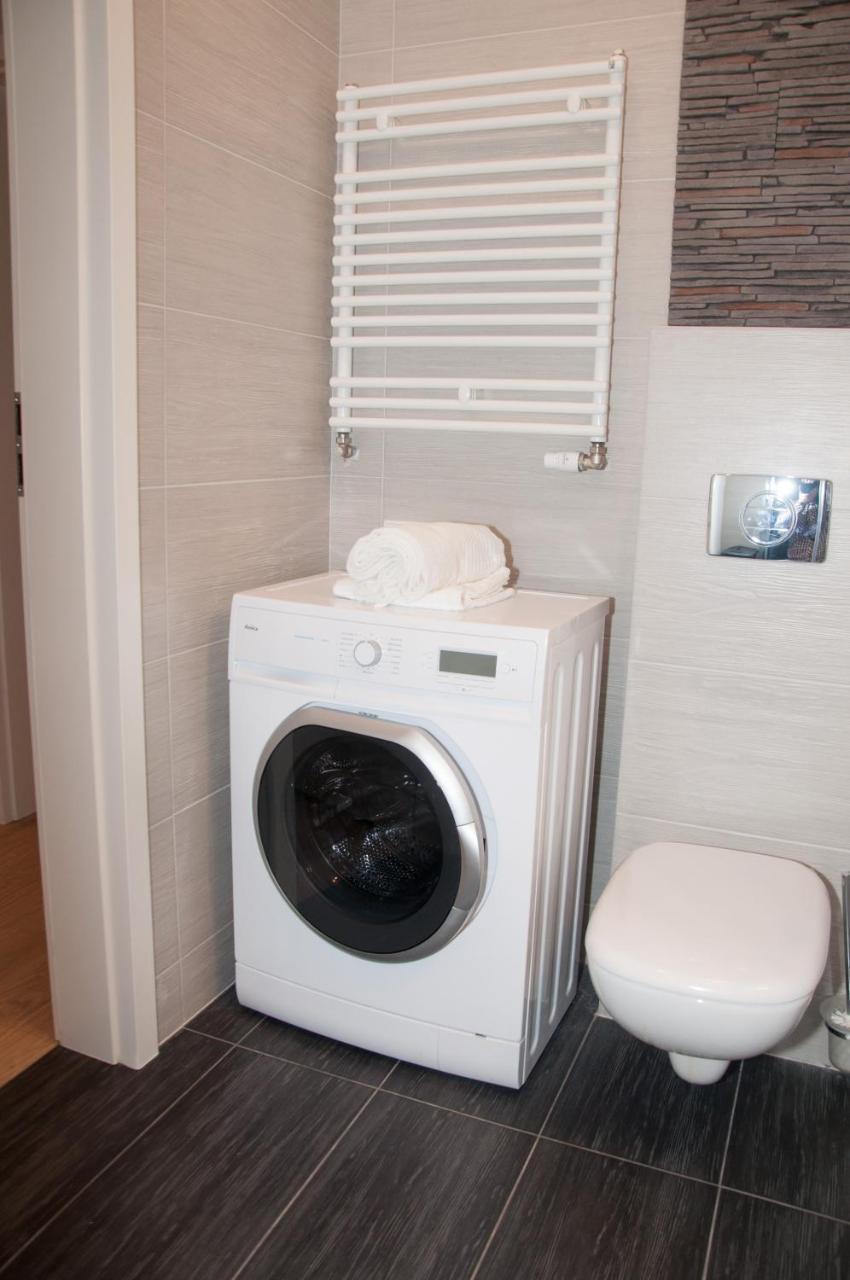 Apartament Obrzezna 3 Deluxe Varsó Kültér fotó